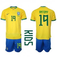 Brasilien Antony #19 Heimtrikotsatz Kinder WM 2022 Kurzarm (+ Kurze Hosen)